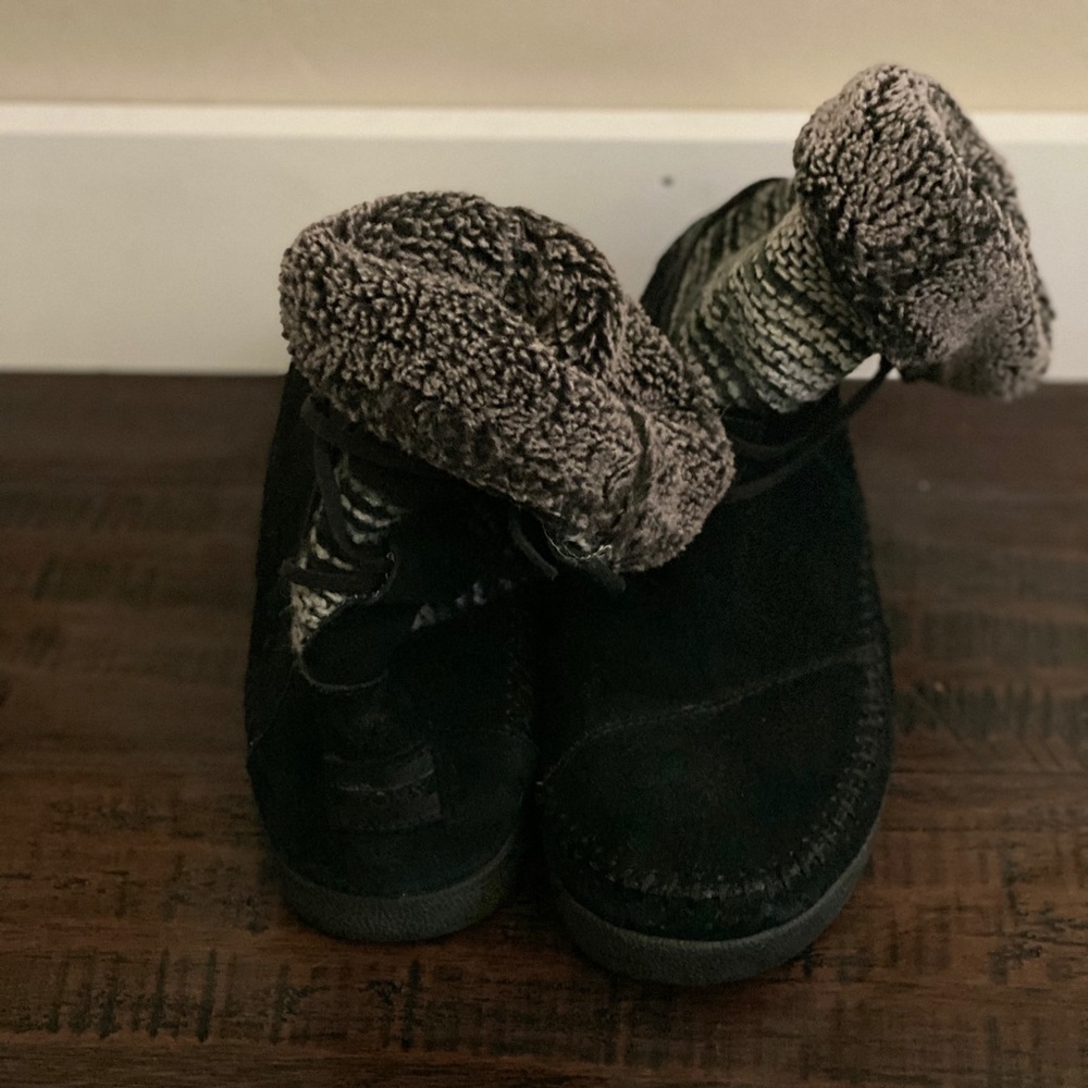 Toms Nepal Boots. Size 7.